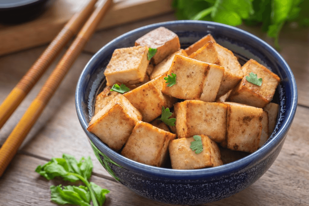 Tofu. Czy warto włączyć je do diety?