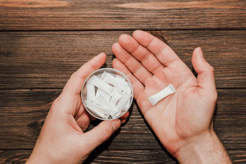 Snus. Niegroźna moda czy niebezpieczny nałóg?