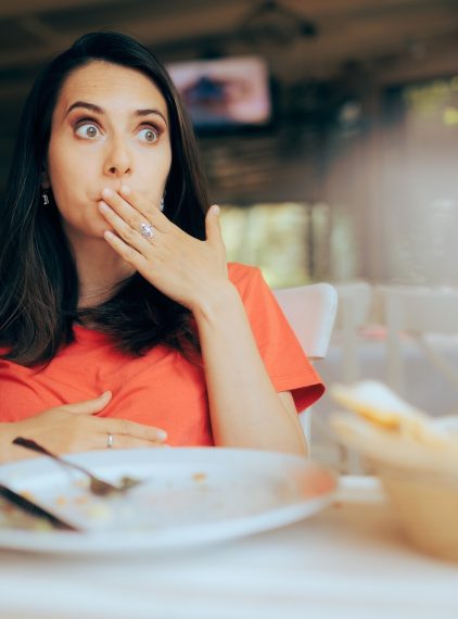 Przejedzenie. Jak sobie z nim radzić?