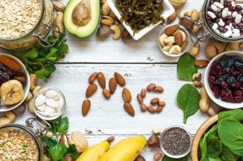 Magnez. Jak objawiają się niedobór i nadmiar magnezu?