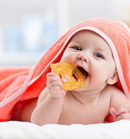 Jak dbać o dziąsła i pierwsze ząbki u dzieci?