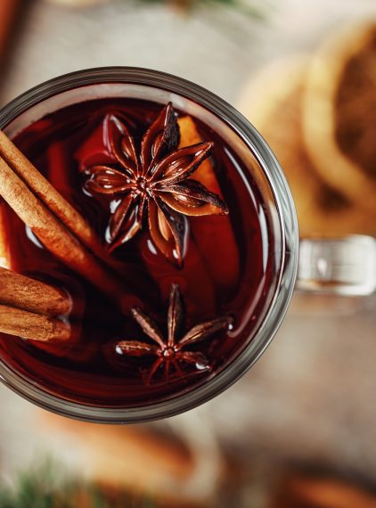 Poznaj przepisy na rozgrzewające herbaty z przyprawami!