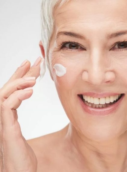 Jakie składniki kremu dla kobiety 60+?