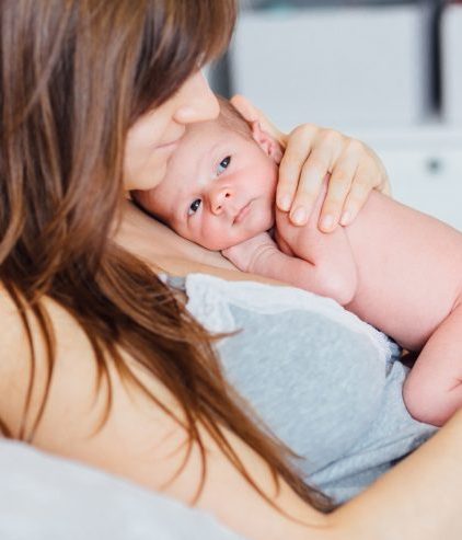 Na czym polega kangurowanie dziecka?