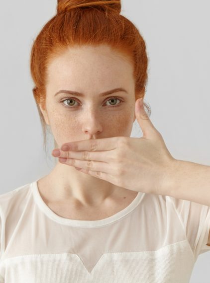 Afty. Małe zmiany, bolesny problem