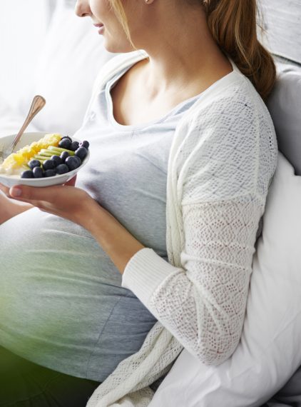 Superfoods – czym wzbogacić swoją dietę w ciąży?