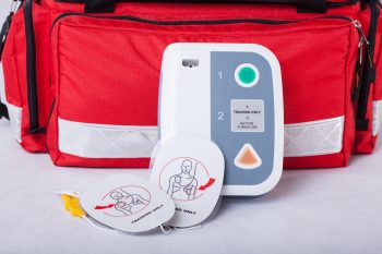 Defibrylator AED – jak go używać?