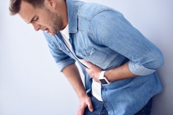 Nieswoiste zapalenie jelit. Jak radzić sobie z bólem?