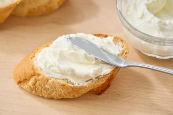 Cytrynian sodu (E331). Czy jest szkodliwy?