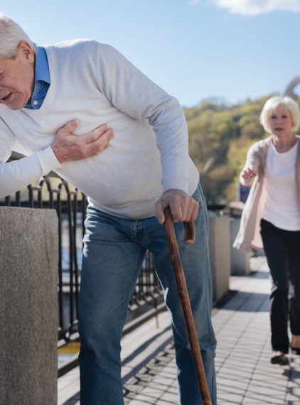 Co oznacza ból w klatce piersiowej?