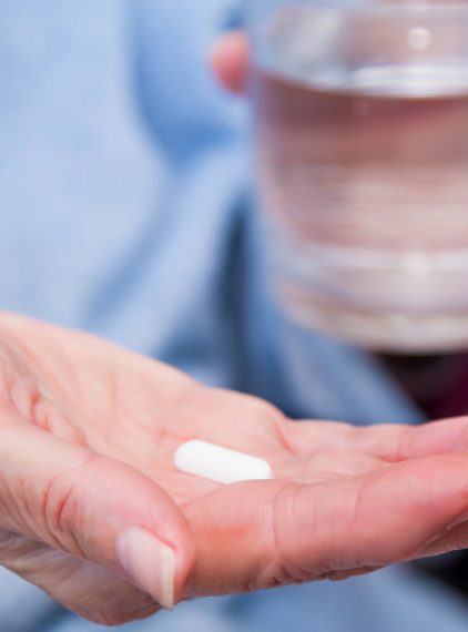 Dysfagia – jak ułatwić sobie połykanie leków?