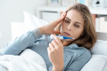 Jak leczyć gorączkę w przeziębieniu? Paracetamol czy ibuprofen?