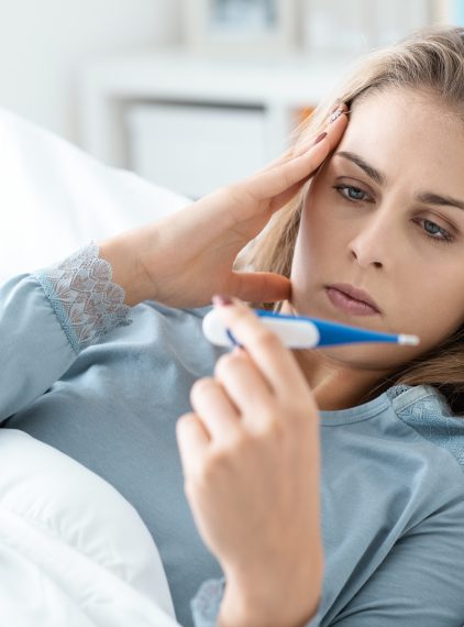 Jak leczyć gorączkę w przeziębieniu? Paracetamol czy ibuprofen?