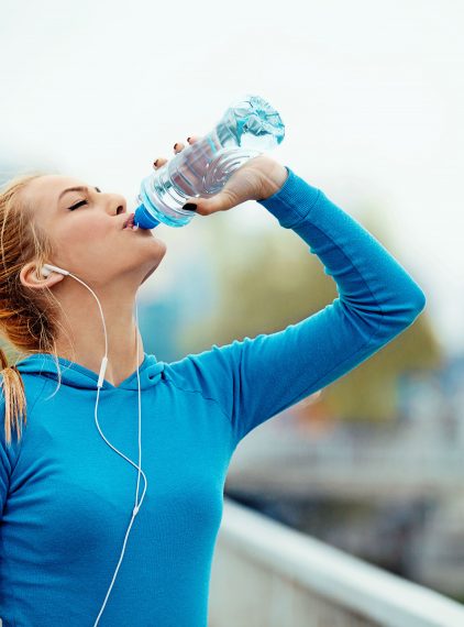 Przewodnienie – czym może grozić nadmierne spożywanie wody?