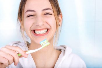 Czy pasta do zębów musi zawierać fluor?