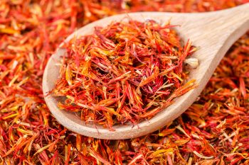 Krokosz barwierski – w jakich dolegliwościach warto go stosować?