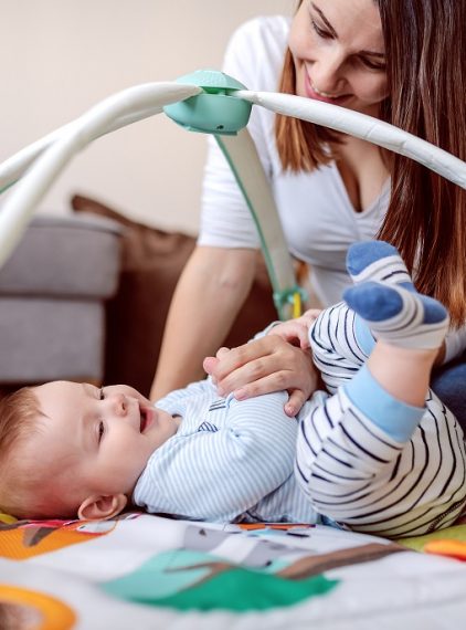 Jak stymulować wzrok i słuch noworodka?