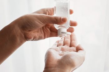 Czym dezynfekować dłonie?