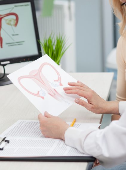 Ciąża pozamaciczna (ektopowa) – jakie są jej objawy?