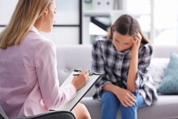 Kim jest psycholog, psychiatra i psychoterapeuta? Co ich różni, a co łączy?