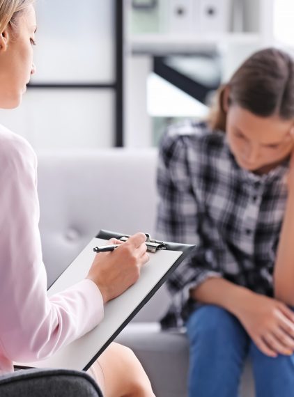 Kim jest psycholog, psychiatra i psychoterapeuta? Co ich różni, a co łączy?