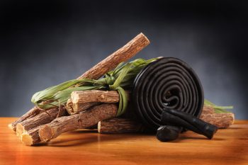 Lukrecja – jakie ma właściwości? Czym jest i jak ją stosować?