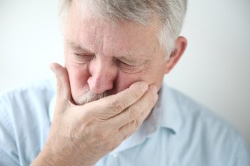 Metaliczny posmak w ustach – czy to powód do niepokoju?