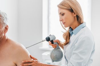 Krioterapia – czy sprawdza się w leczeniu bólów mięśniowych i kontuzji?