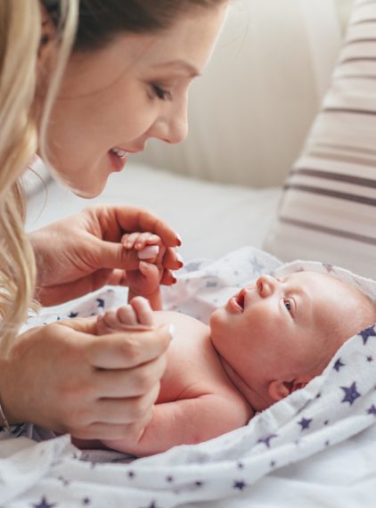 Pielęgnacja noworodka. Jak dbać o higienę dziecka?