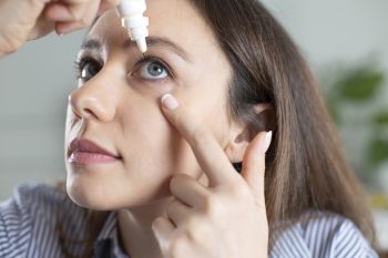 Krople do oczu – skład, działanie i zastosowanie