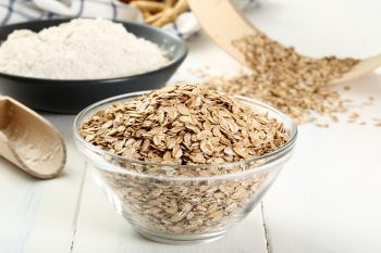 Płatki owsiane. Czy warto włączyć je do diety?