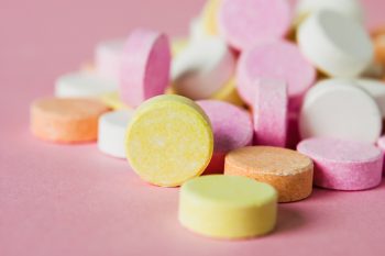Tabletki podjęzykowe, podpoliczkowe i tabletki do rozgryzania i żucia – jak działają?