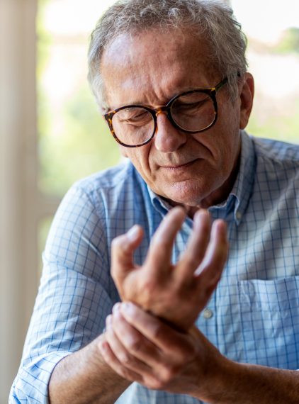 Przykurcz Dupuytrena – przyczyny, objawy, leczenie