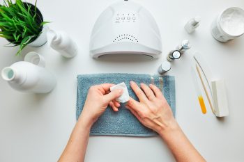 Sposoby na wzmocnienie paznokci po hybrydzie