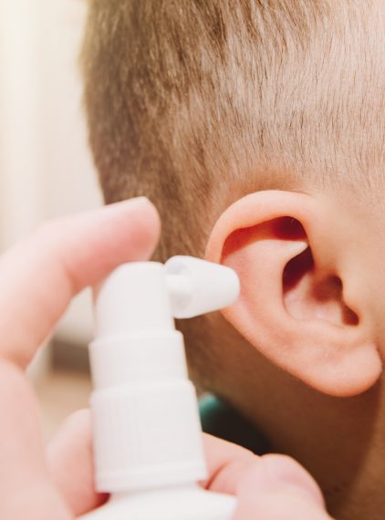 Higiena uszu u dziecka. Jak je czyścić i czego unikać?