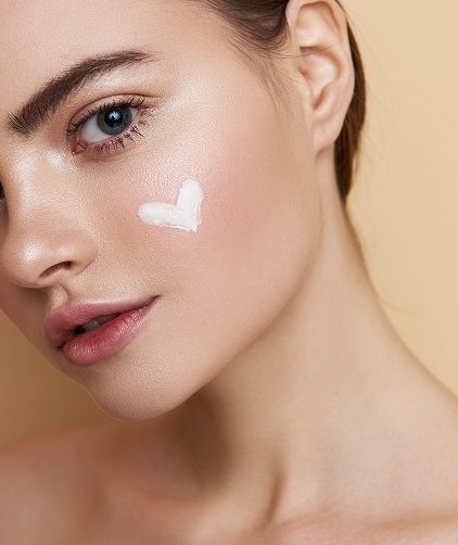 Krem z filtrem. Najlepszy kosmetyk przeciwzmarszczkowy?