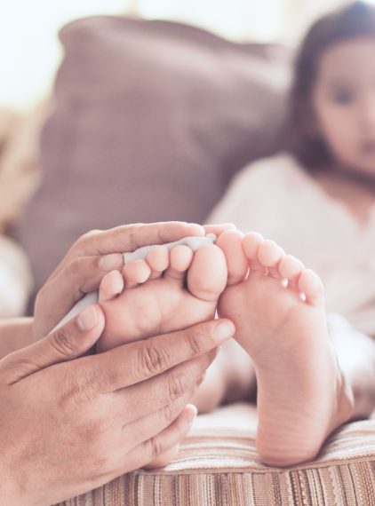 Grzybica paznokci u dzieci. Jak sobie z nią radzić?