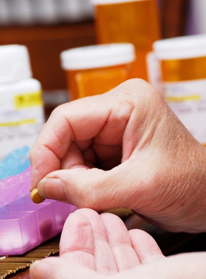 Jak bezpiecznie przechowywać leki?