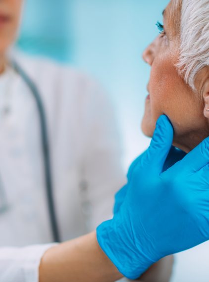 Cholesterol a tarczyca. Jaki wpływ ma cholesterol w niedoczynności i nadczynności tarczycy?