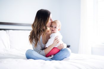 Urlop wychowawczy – ile trwa i na czym polega? Czy można na nim pracować?