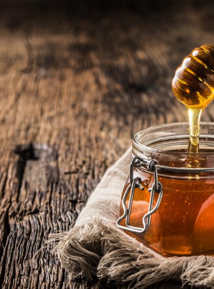 Miód na cholesterol – czy może go obniżyć?