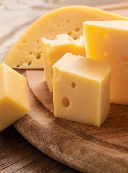 Ser żółty a cholesterol – czy ma negatywny wpływ na jego poziom?