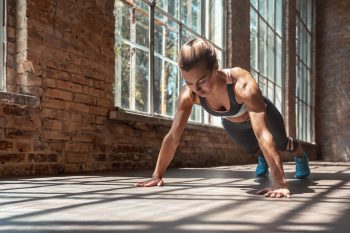 Najlepsze ćwiczenia na jędrny biust
