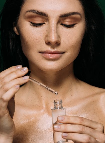 Retinol. Jak działa i czy jest bezpieczny?