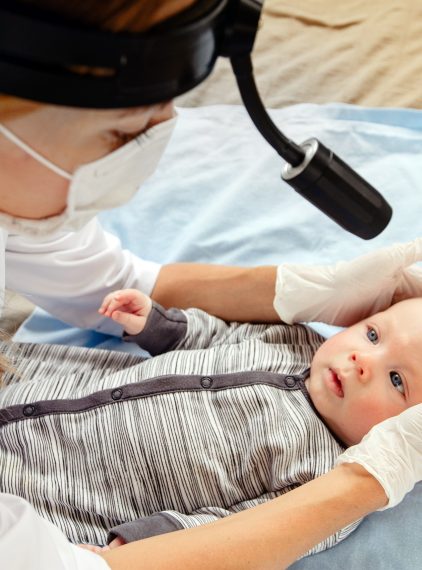 Retinopatia wcześniaków – przyczyny, objawy, rokowania i leczenie