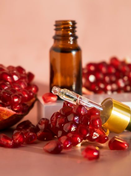 Olej z granatu. Czy warto go stosować?