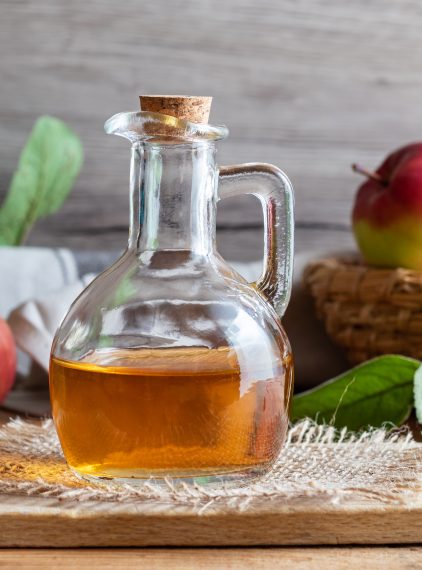 Ocet jabłkowy na cholesterol i cukier. Czy skutecznie je obniża?