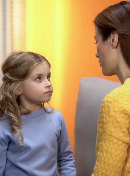 Parentyfikacja – na czym polega zamiana ról w rodzinie?