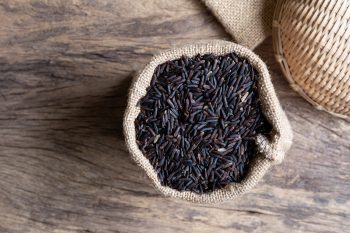 Kwas gamma-aminomasłowy (GABA) – czy warto go suplementować?