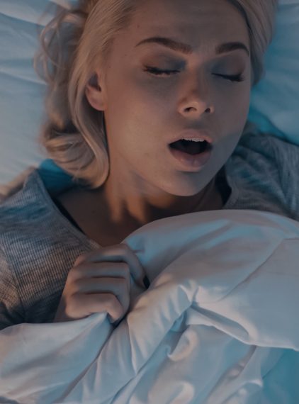 Obturacyjny bezdech senny – jak się objawia?